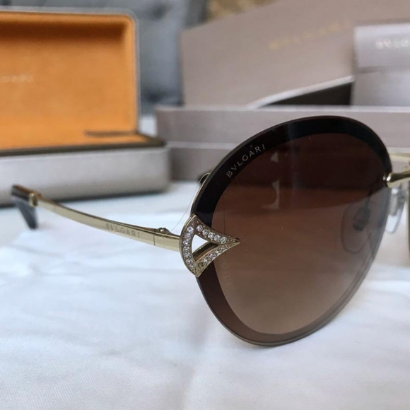 Authentic Bvlgari Sunglasses - Picture 6 of 10
